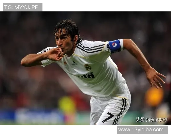 足球场上的绝技高手那些技艺超群的传奇球星们