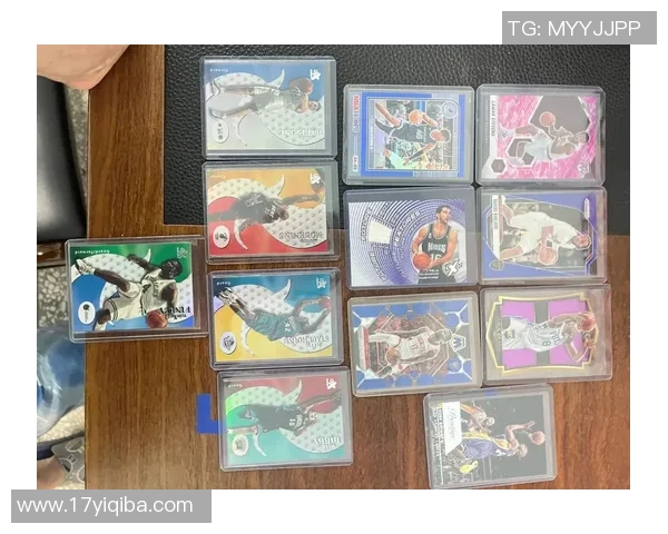 帕尼尼足球星卡金框限量版珍藏 卡面设计精美明星球员闪亮登场